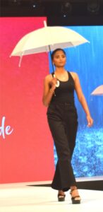 RAINCO LADIES UMBRELLA'S FASHION SHOW (7)